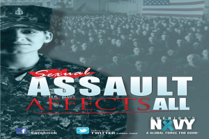 Ein Plakat mit einer Frau in militärischer Uniform, die vor einer Menge steht, mit einer Flagge im Hintergrund und dem Text "Sexueller Missbrauch Betrifft Alle."