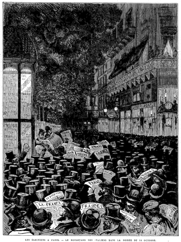 Schwarze und weiße Illustration einer belebten Pariser Straße am Abend des 16. Oktober 1885 mit einem Gebäude auf der rechten Seite und einem Baum im Hintergrund, darunter Text mit der Aufschrift "Les élections à Paris, le boulevard des italiens dans la soirée du 16 octobre 1885".