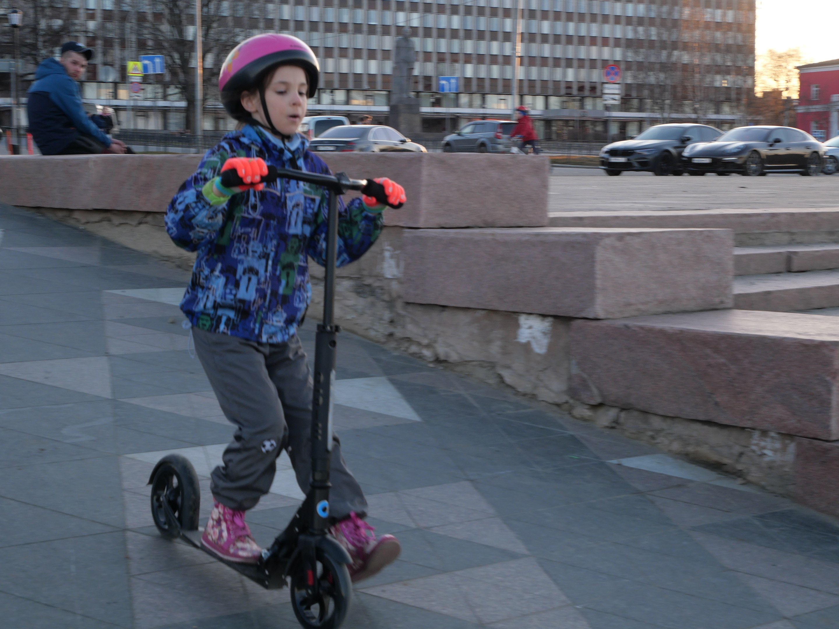 POL-REK: 250904-1: E-Scooter sind keine Spielzeuge - 8-Jähriger bei Kollision verletzt