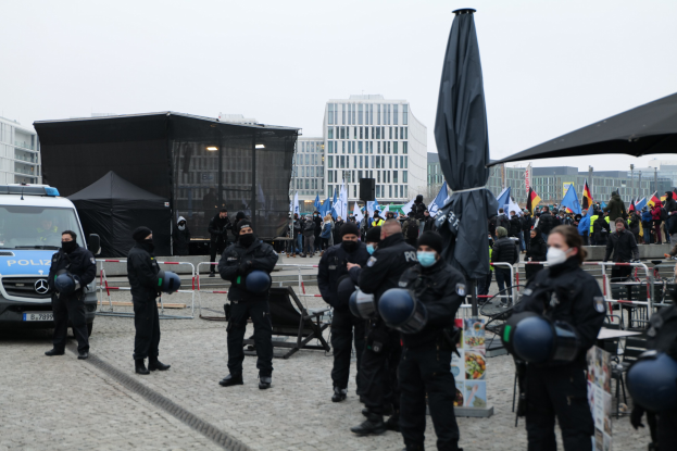 Untersuchungen Nach Störungen Auf Jahn-Platz
