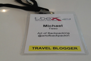 Ein Ausweis für einen Reiseblogger, der den Namen, das Foto und den Beruf des Betroffenen zeigt.