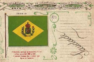 Eine alte Postkarte mit der Flagge Brasiliens und einem Text, der das Land und seine Geschichte beschreibt.