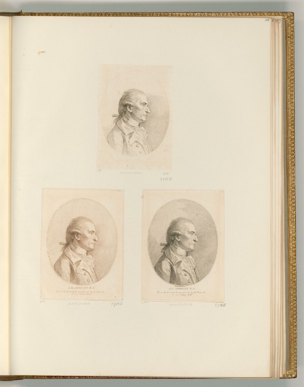 Offenes Buch mit drei detaillierten, lebensechten Porträts von George Washington, die den Betrachter anblicken, umgeben von sichtbarem Text auf den Seiten.