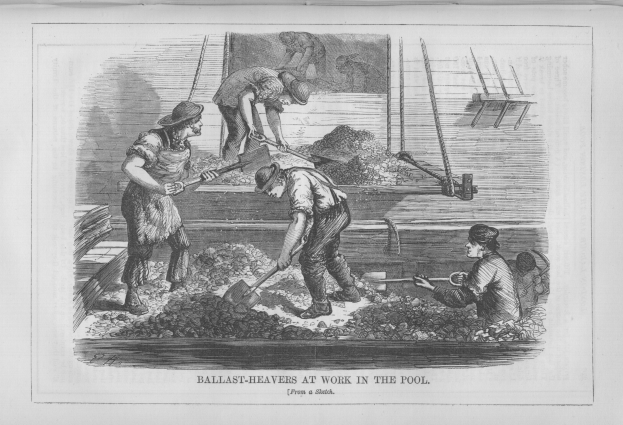 Schwarzes und weiße Bild von Menschen, die im Pool arbeiten, einige halten Schaufeln, mit dem Text "Ballast-Heavens bei der Arbeit im Pool" unten.