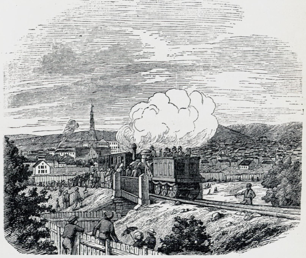 Schwarze und weiße Zeichnung eines Zuges auf Schienen mit Menschen auf einer Brücke, Bäumen, Gebäuden, Hügeln und Rauch im Hintergrund, beschriftet mit 'The New York Railway' unten.