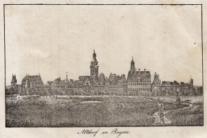 Eine Zeichnung einer Stadt mit einem zentralen Uhrenturm, umgeben von Gebäuden, Bäumen und Gras, mit dem Text 'Alterhof in Bayern' unten.