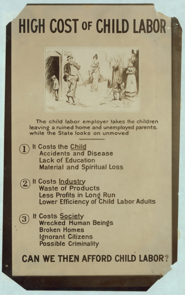 Blauhintergrund-Plakat mit der Überschrift "Hohe Kosten der Kinderarbeit" in weißer Schrift und Rahmen, mit kreisförmiger Anordnung von Fotos diverser Menschen.